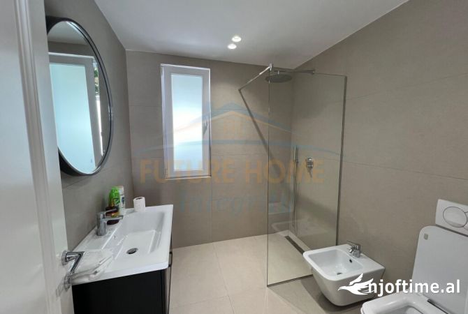 Shtepi me qera Vila Luksoze ne Tirane, 2+1, Mobilimi E mobiluar, Pagesa 800  Euro.