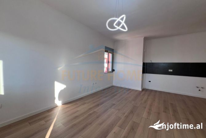 Shtepi ne shitje Apartament ne Tirane, 2+1, Mobilimi Bosh, pa mobiluar, Pagesa 173,000  Euro.