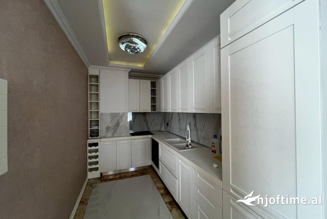 Shtepi me qera Apartament ne Tirane, 2+1, Mobilimi E mobiluar, Pagesa 650  Euro.