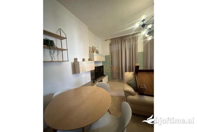 Shtepi me qera 2+1 ne Tirane - 400 Euro