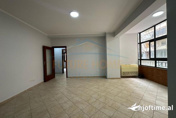 Shtepi ne shitje Apartament ne Tirane, 3+1, Mobilimi Bosh, pa mobiluar, Pagesa 295,000  Euro.