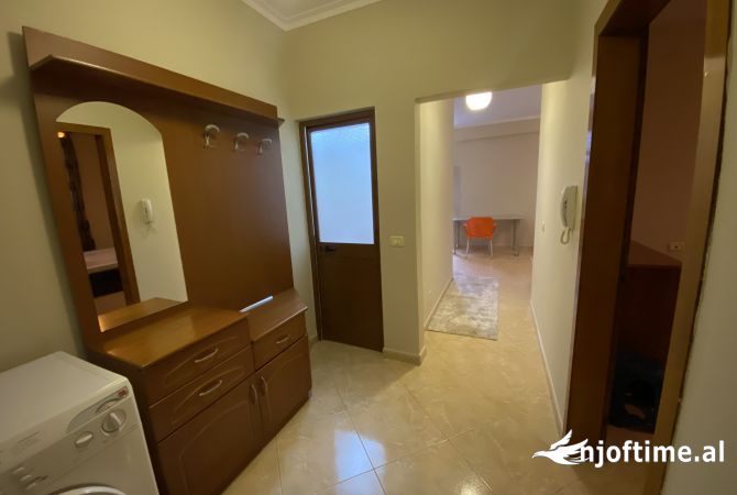 Shtepi me qera Apartament ne Tirane, 1+1, Mobilimi E mobiluar, Pagesa 400  Euro.