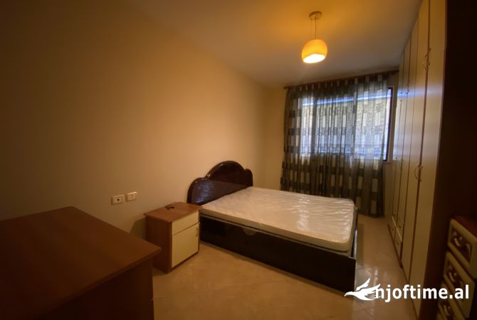 Shtepi me qera Apartament ne Tirane, 1+1, Mobilimi E mobiluar, Pagesa 400  Euro.