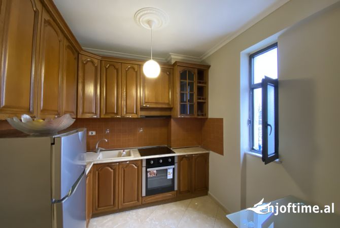 Shtepi me qera 1+1 ne Tirane - 400 Euro