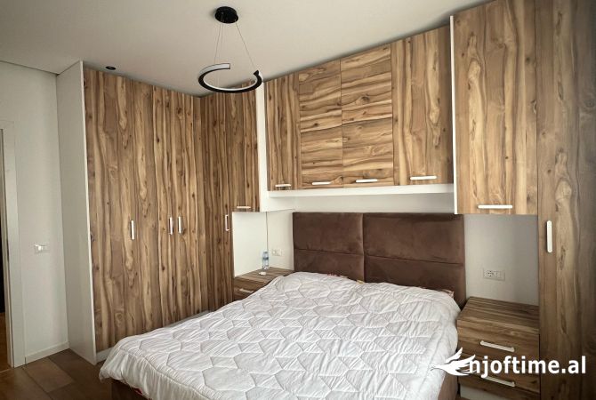 Shtepi ne shitje Apartament ne Tirane, 1+1, Mobilimi E mobiluar, Pagesa 90,000  Euro.