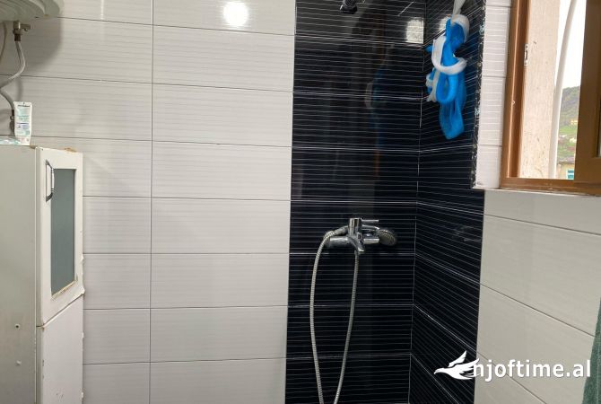 Shtepi ne shitje Apartament ne Tirane, 2+1, Mobilimi E mobiluar, Pagesa 70,000  Euro.