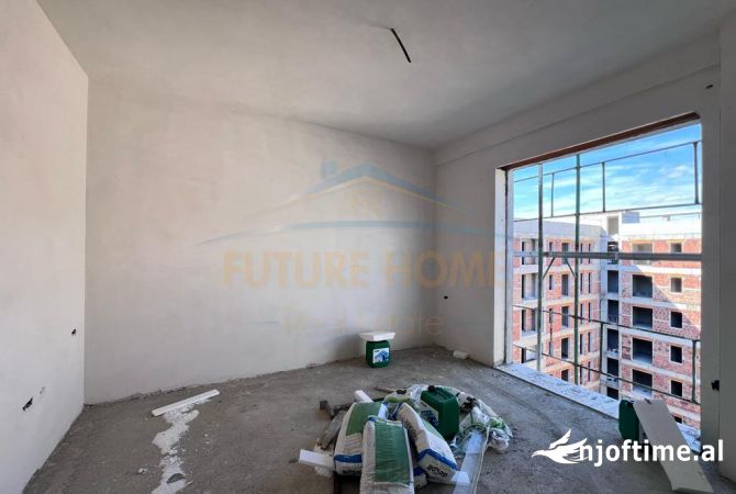 Shtepi ne shitje Apartament ne Tirane, 3+1, Mobilimi Bosh, pa mobiluar, Pagesa 130,000  Euro.