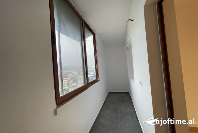 Shtepi ne shitje Apartament ne Tirane, 2+1, Mobilimi Bosh, pa mobiluar, Pagesa 118,000  Euro.