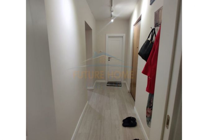 Shtepi me qera Apartament ne Tirane, 3+1, Mobilimi Bosh, pa mobiluar, Pagesa 750  Euro.