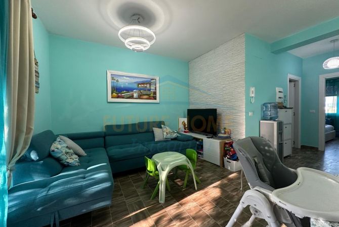 Shtepi ne shitje Apartament ne Durres, 2+1, Mobilimi E mobiluar, Pagesa 235,000  Euro.