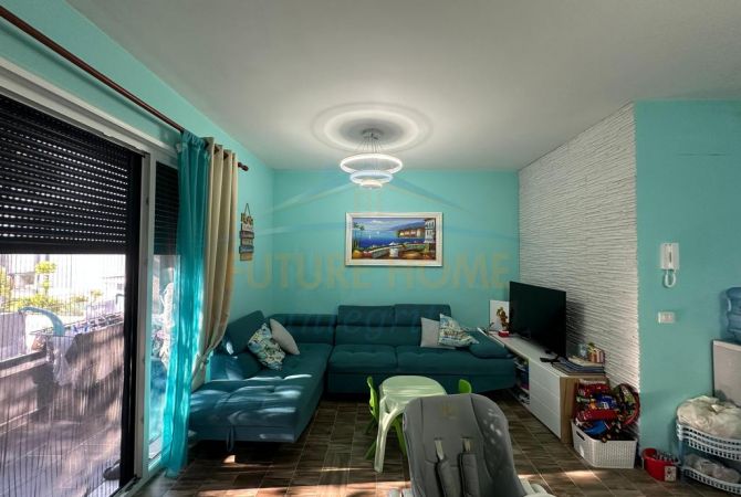 Shtepi ne shitje Apartament ne Durres, 2+1, Mobilimi E mobiluar, Pagesa 235,000  Euro.