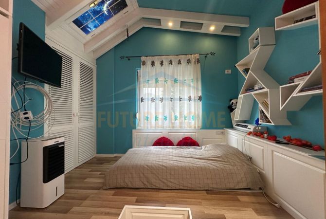 Shtepi ne shitje Apartament ne Durres, 2+1, Mobilimi E mobiluar, Pagesa 250,000  Euro.