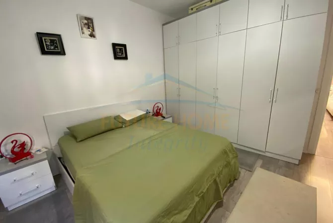 Shtepi ne shitje Apartament ne Tirane, 2+1, Mobilimi E mobiluar, Pagesa 150,000  Euro.