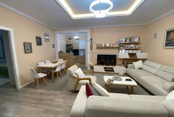 Shtepi ne shitje Apartament ne Tirane, 2+1, Mobilimi E mobiluar, Pagesa 150,000  Euro.