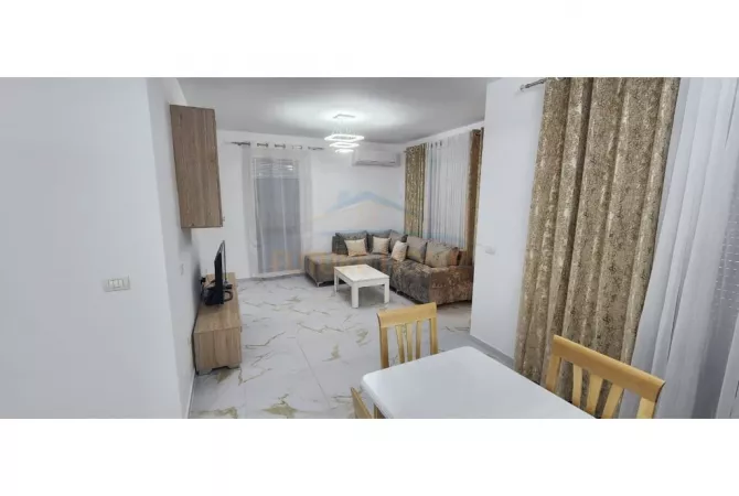 Shtepi me qera 2+1 ne Tirane - 700 Euro