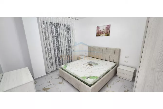 Shtepi me qera Apartament ne Tirane, 2+1, Mobilimi E mobiluar, Pagesa 700  Euro.