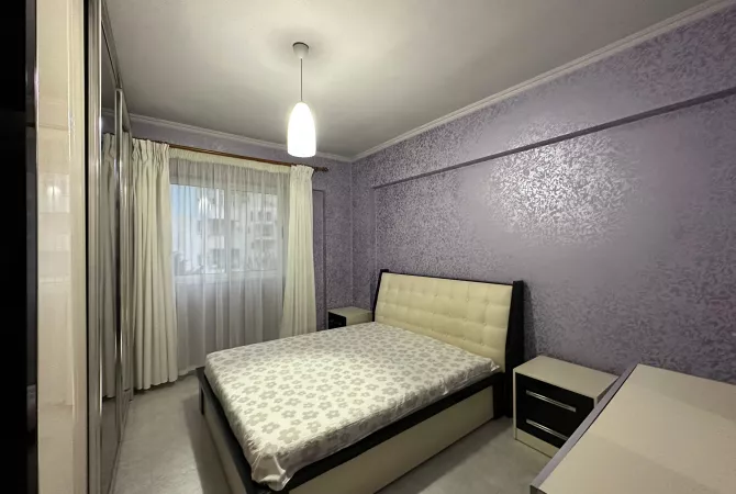 Shtepi me qera Apartament ne Tirane, 2+1, Mobilimi E mobiluar, Pagesa 550  Euro.