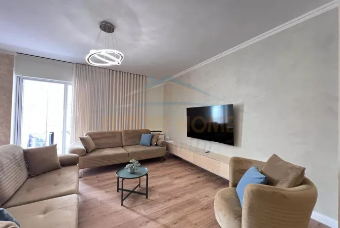 Shtepi me qera 2+1 ne Tirane - 800 Euro