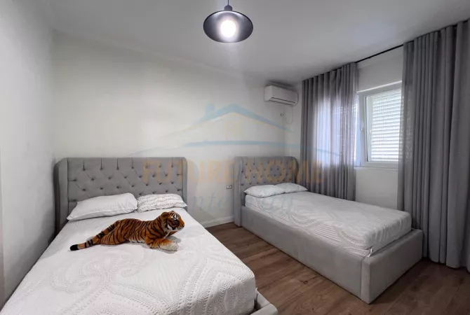 Shtepi me qera Apartament ne Tirane, 2+1, Mobilimi E mobiluar, Pagesa 800  Euro.