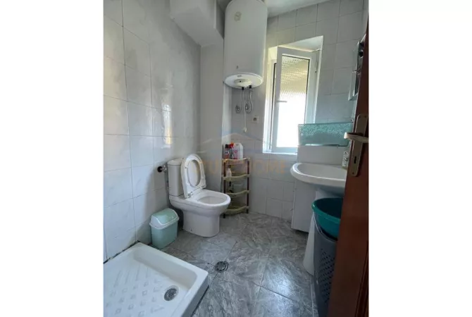 Shtepi me qera Apartament ne Tirane, 1+1, Mobilimi E mobiluar, Pagesa 450  Euro.