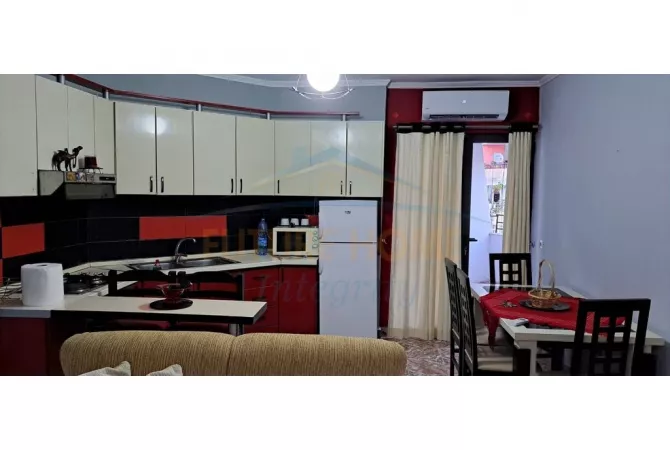 Shtepi me qera Apartament ne Tirane, 2+1, Mobilimi E mobiluar, Pagesa 550  Euro.