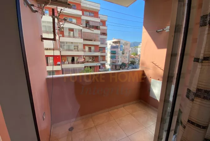 Shtepi me qera 2+1 ne Tirane - 450 Euro