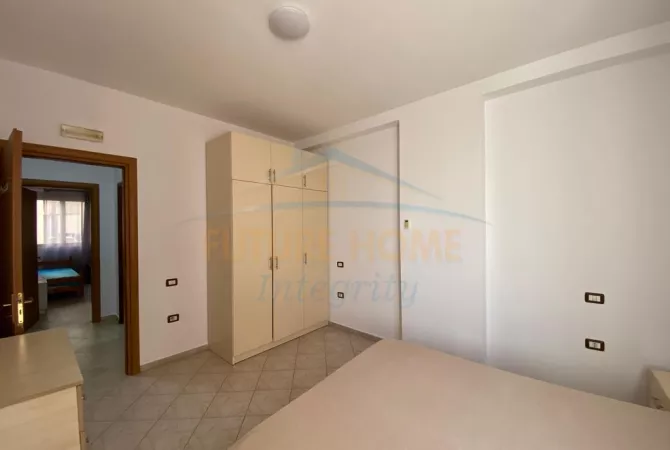 Shtepi me qera Apartament ne Tirane, 2+1, Mobilimi E mobiluar, Pagesa 450  Euro.