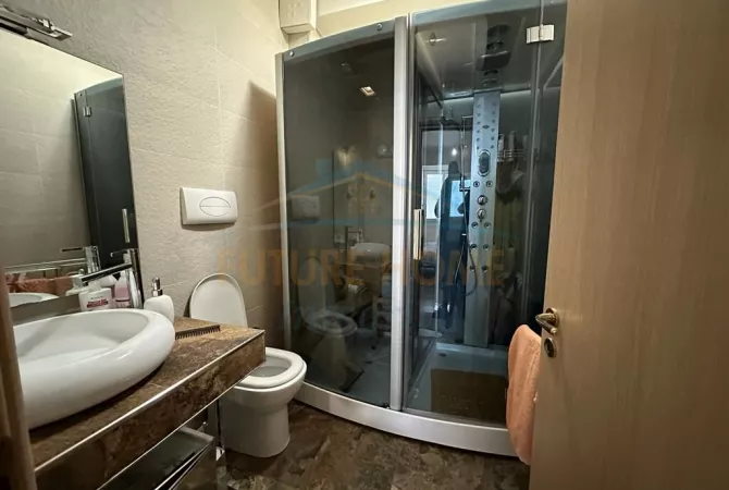 Shtepi ne shitje Apartament ne Tirane, 2+1, Mobilimi E mobiluar, Pagesa 350,000  Euro.