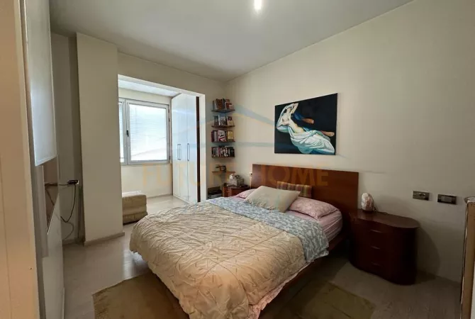 Shtepi ne shitje Apartament ne Tirane, 2+1, Mobilimi E mobiluar, Pagesa 350,000  Euro.