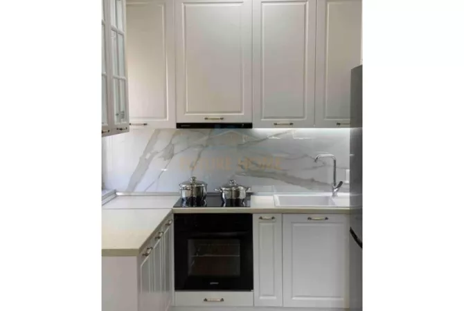 Shtepi ne shitje Apartament ne Tirane, 1+1, Mobilimi E mobiluar, Pagesa 127,000  Euro.