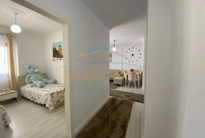 Shtepi ne shitje Apartament ne Tirane, 2+1, Mobilimi E mobiluar, Pagesa 135,000  Euro.