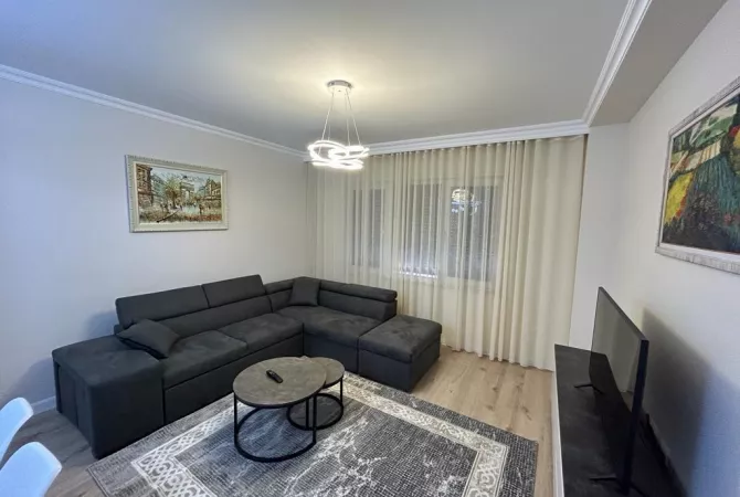 Shtepi me qera 2+1 ne Tirane - 1,300 Euro