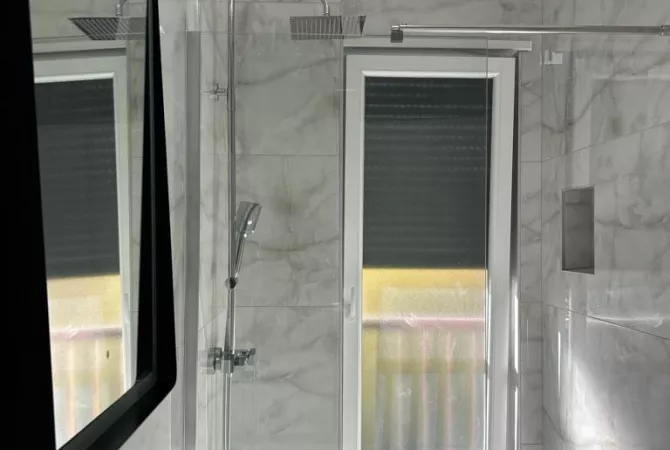 Shtepi me qera Apartament ne Tirane, 2+1, Mobilimi E mobiluar, Pagesa 1,300  Euro.