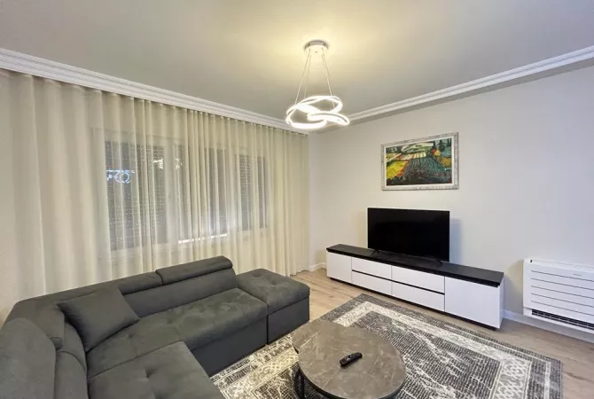 Shtepi me qera Apartament ne Tirane, 2+1, Mobilimi E mobiluar, Pagesa 1,300  Euro.
