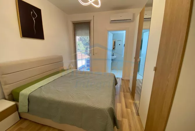 Shtepi me qera 2+1 ne Tirane - 800 Euro