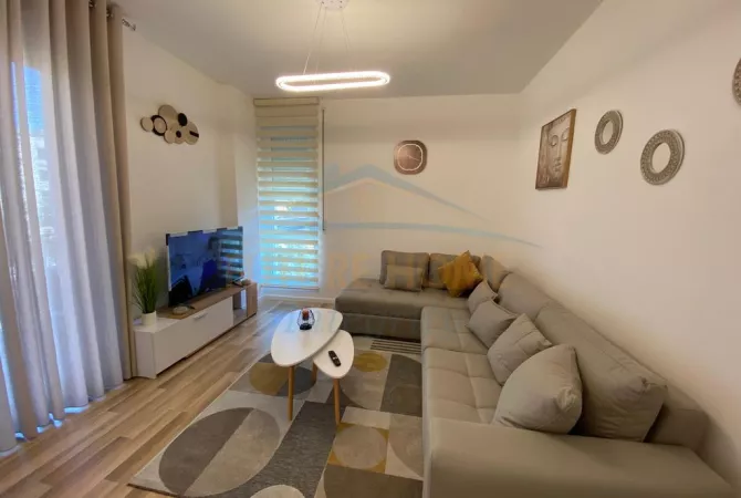 Shtepi me qera 2+1 ne Tirane - 800 Euro