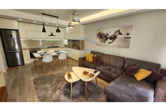 Shtepi me qera 2+1 ne Tirane - 700 Euro