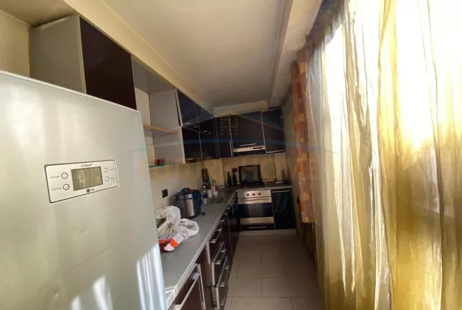 Shtepi me qera Apartament ne Tirane, 2+1, Mobilimi E mobiluar, Pagesa 600  Euro.