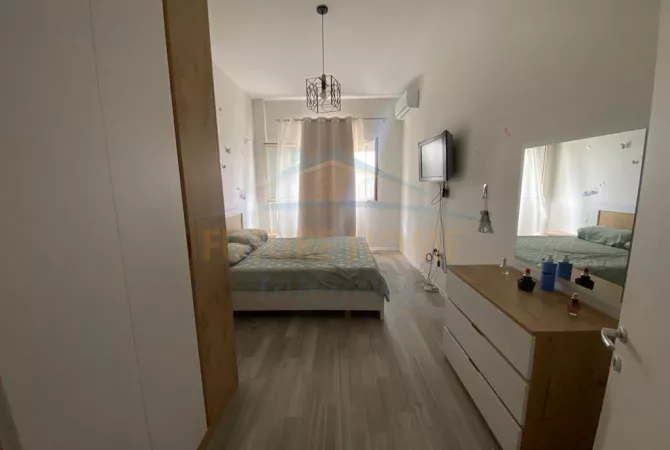 Shtepi me qera Apartament ne Tirane, 2+1, Mobilimi E mobiluar, Pagesa 450  Euro.