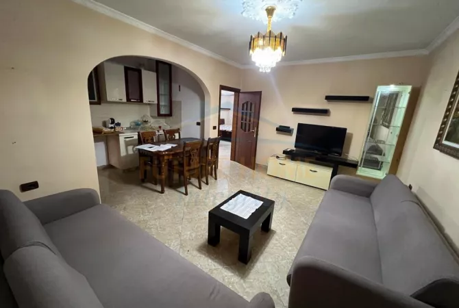 Shtepi me qera Apartament ne Tirane, 2+1, Mobilimi E mobiluar, Pagesa 500  Euro.