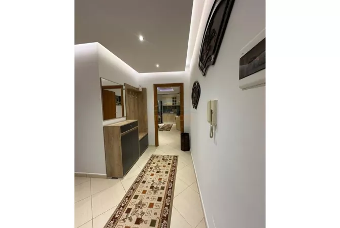 Shtepi ne shitje Apartament ne Tirane, 2+1, Mobilimi E mobiluar, Pagesa 330,000  Euro.