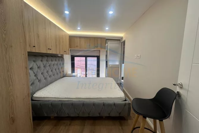 Shtepi me qera 1+1 ne Tirane - 60,000 Leke