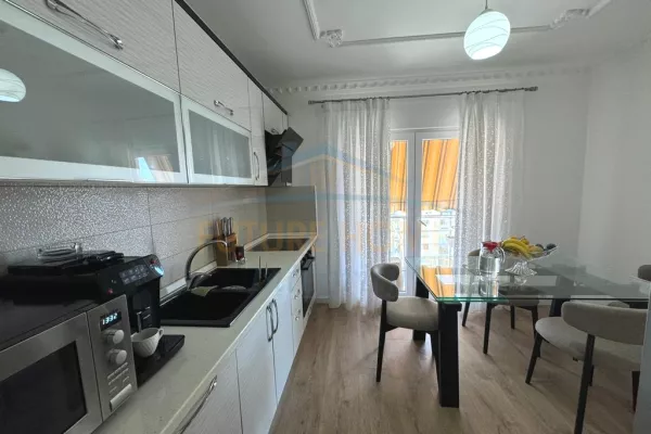 Shtepi ne shitje 3+1 ne Tirane - 195,000 Euro