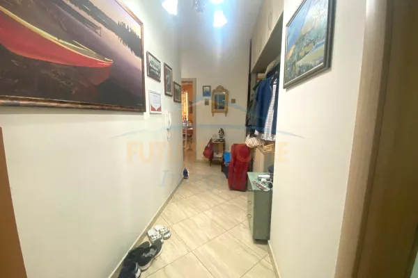 Shtepi ne shitje Apartament ne Tirane, 1+1, Mobilimi E mobiluar, Pagesa 155,000  Euro.