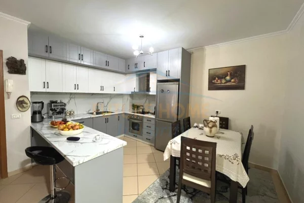 Shtepi ne shitje 3+1 ne Tirane - 220,000 Euro