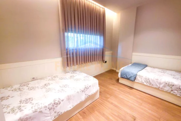 Shtepi ne shitje Vila Luksoze ne Durres, 4+1, Mobilimi E mobiluar, Pagesa 835,000  Euro.