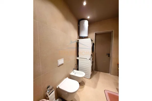 Shtepi ne shitje Vila Luksoze ne Durres, 4+1, Mobilimi E mobiluar, Pagesa 835,000  Euro.