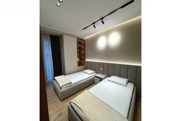 Shtepi ne shitje Apartament ne Tirane, 2+1, Mobilimi E mobiluar, Pagesa 315,000  Euro.