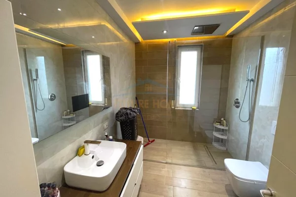 Shtepi ne shitje Apartament ne Tirane, 2+1, Mobilimi E mobiluar, Pagesa 285,000  Euro.