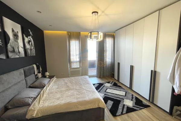 Shtepi ne shitje Apartament ne Tirane, 2+1, Mobilimi E mobiluar, Pagesa 285,000  Euro.